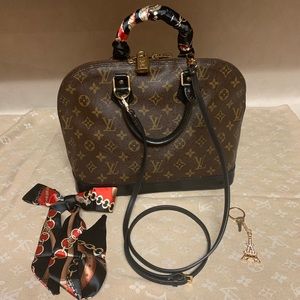 Louis Vuitton Alma Handbag 👜💕